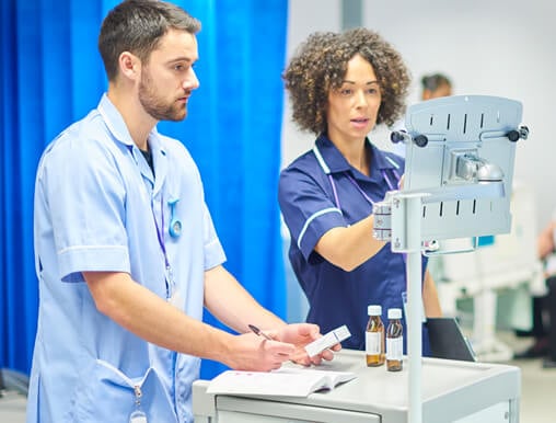 Carros médicos móviles (computadora en ruedas)